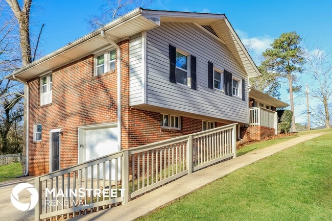 145 Gurley Ln in Birmingham, AL - Building Photo - Building Photo