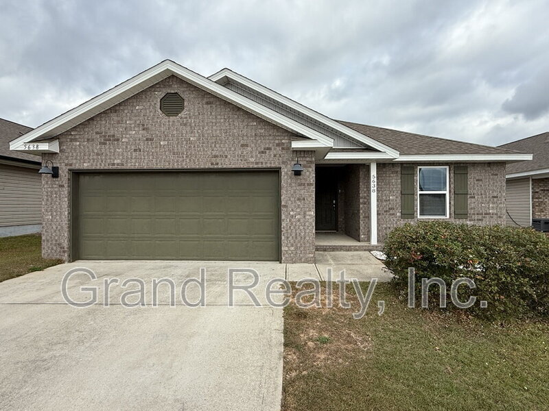 5638 Tristan Ct in Milton, FL - Building Photo