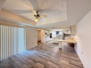 6004 Courtside Dr in Bradenton, FL - Building Photo - Building Photo