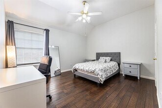 608 Laura Ln in Grand Prairie, TX - Building Photo - Building Photo