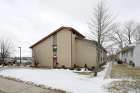 Midvale Apartments in Rockford, IL - Foto de edificio - Building Photo