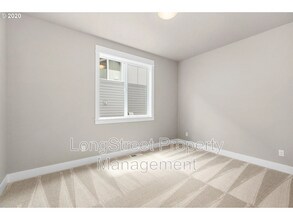 4447 NW Woodgate Ave in Portland, OR - Building Photo - Building Photo