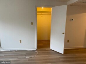 1816 Queens Ln in Arlington, VA - Foto de edificio - Building Photo