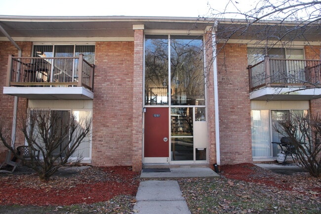 property at 1257 Island Dr