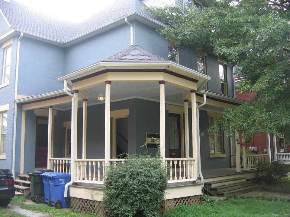 212 Campsie Pl, Unit 1 in Lexington, KY - Building Photo