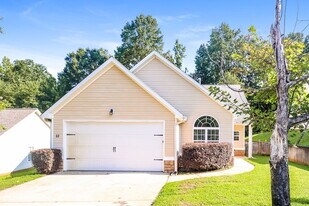 23 Bedford Park Dr in Newnan, GA - Building Photo