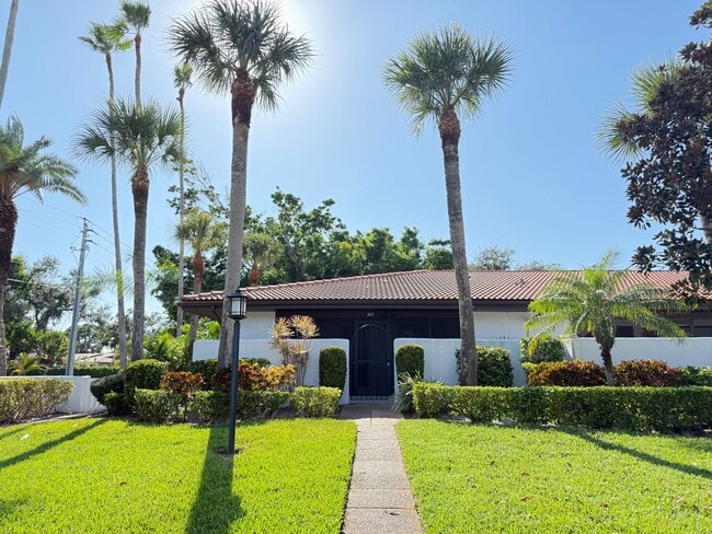 3500 El Conquistador Pkwy