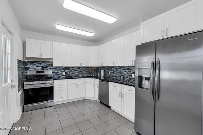 property at 17 Lakeview Rd