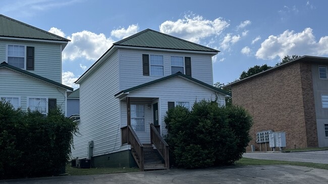 property at 807 Folmar St