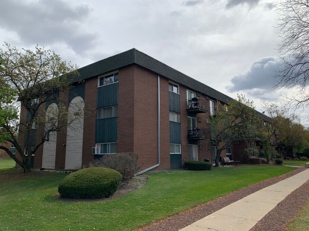 Medinah Terrace of Itasca Itasca, IL Apartments