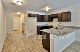 8497 McGirts Village Ln in Jacksonville, FL - Building Photo - Building Photo