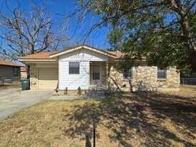 2408 Meadow Ln in Copperas Cove, TX - Building Photo