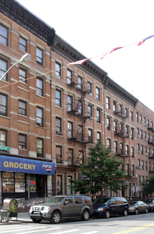 60 Manhattan Ave in New York, NY - Foto de edificio - Building Photo