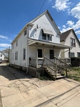 2027 W 105th St in Cleveland, OH - Building Photo - Building Photo