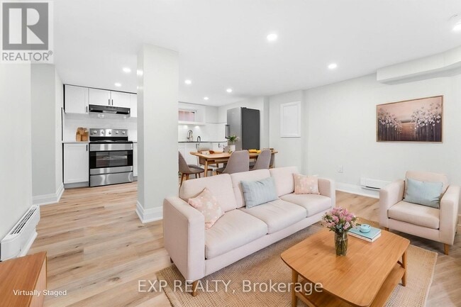 property at 952 Main St E