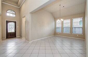 15702 Whisper Woods Dr in Cypress, TX - Building Photo - Building Photo