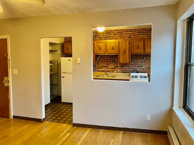 4 Wesley Pl in Boston, MA - Foto de edificio