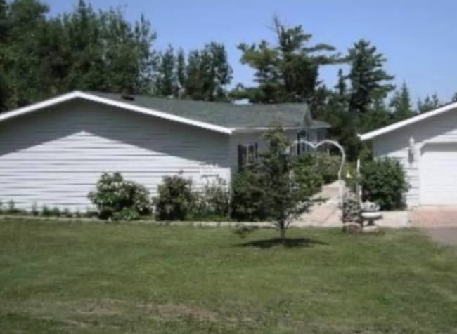 8677 W Lake Rd in Cotton, MN - Building Photo - Building Photo