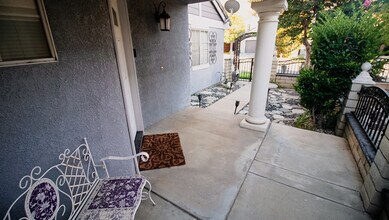 16382 Applegate Dr in Fontana, CA - Building Photo - Building Photo