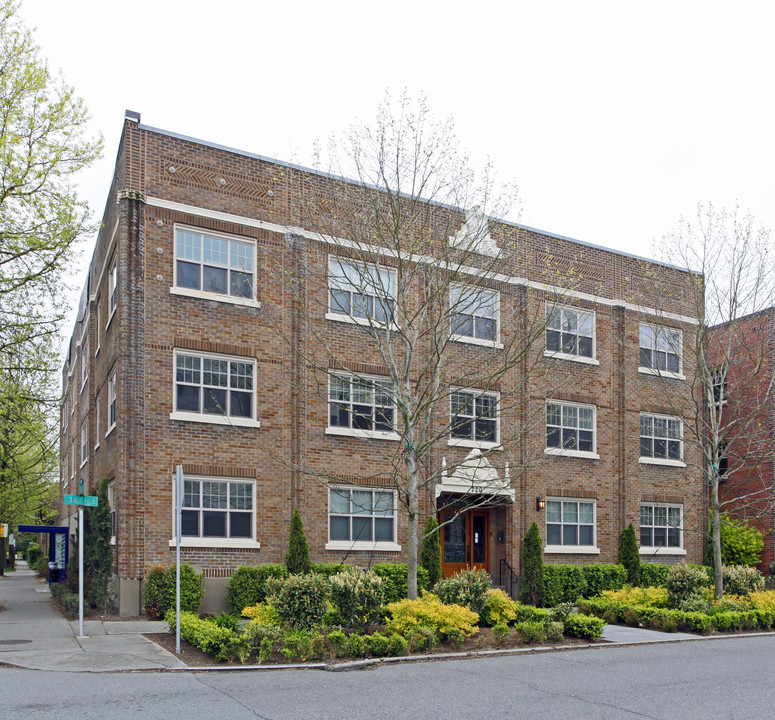 Westland Manor in Seattle, WA - Foto de edificio