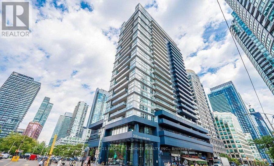 352-352 Front St W in Toronto, ON - Building Photo