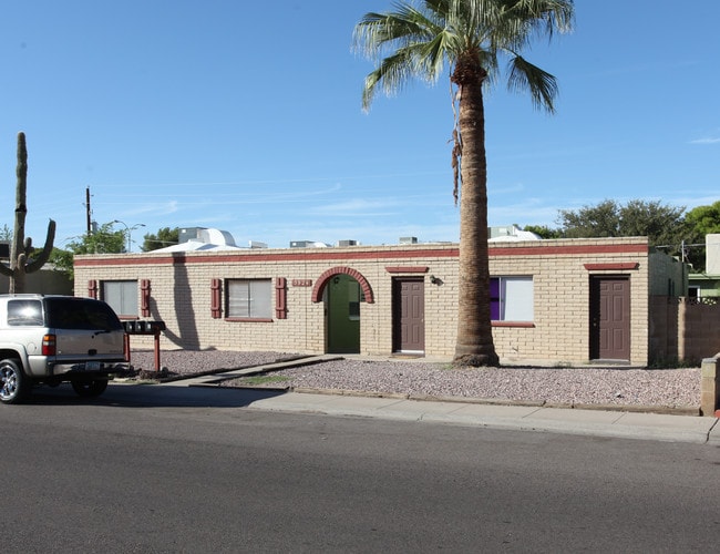 5924 W Alice Ave in Glendale, AZ - Foto de edificio - Building Photo