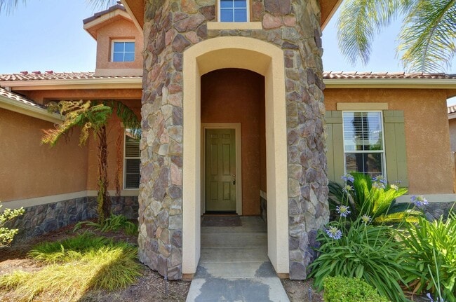 3092 Everglade Ave in Clovis, CA - Building Photo - Building Photo