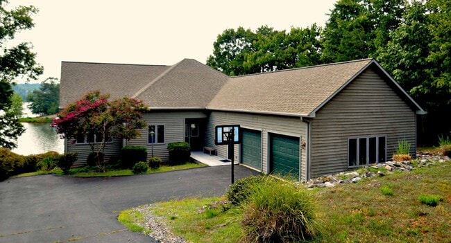 property at 1265 Runaway Bay Rd