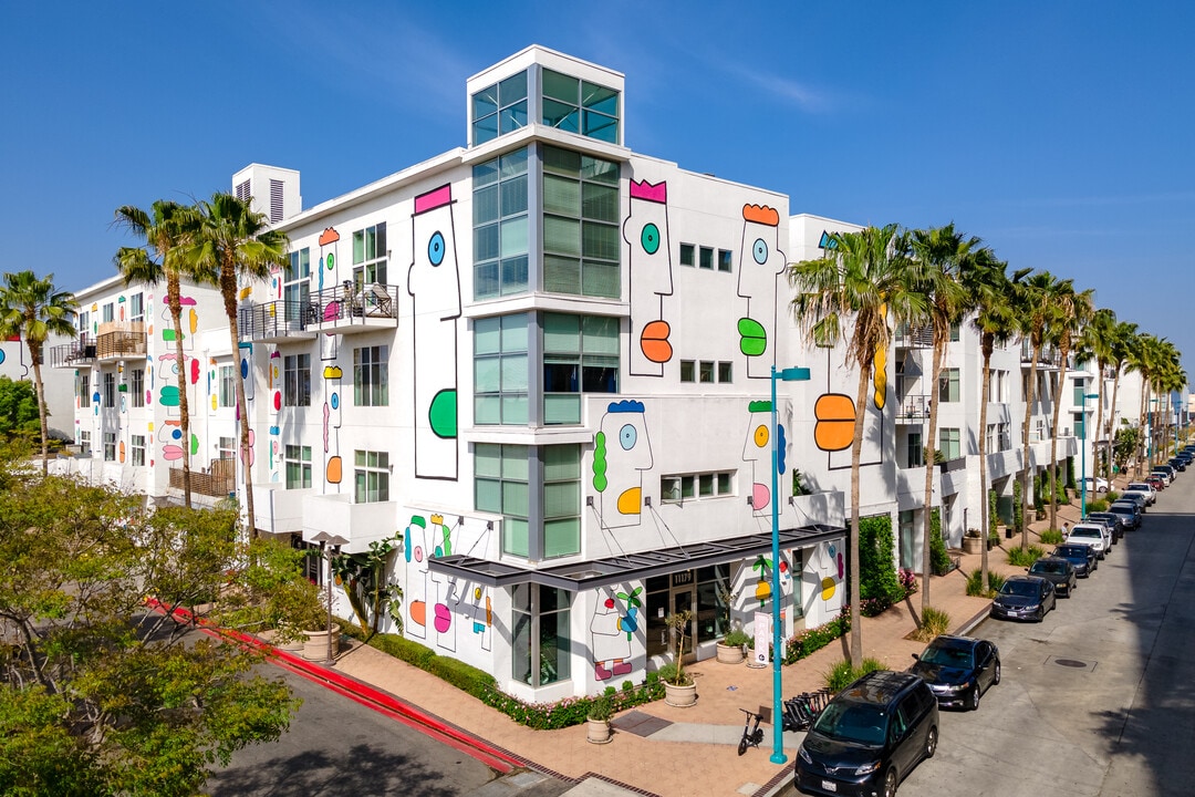 Lofts at Noho Commons in North Hollywood, CA - Building Photo