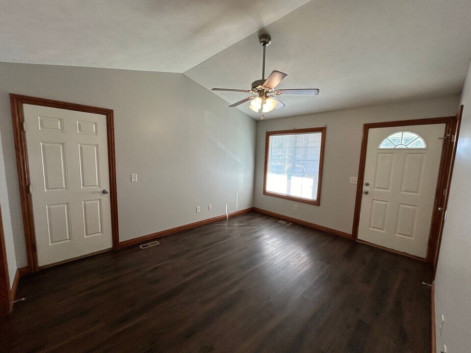 7354 Mercy Ln in Hickman, NE - Building Photo