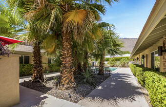 555 S Thornhill Rd in Palm Springs, CA - Building Photo - Building Photo