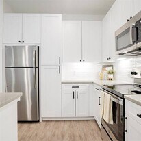 501 N Ewing Ave in Dallas, TX - Building Photo