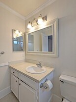 1335 S Carmelina Ave, Unit 101 in Los Angeles, CA - Building Photo