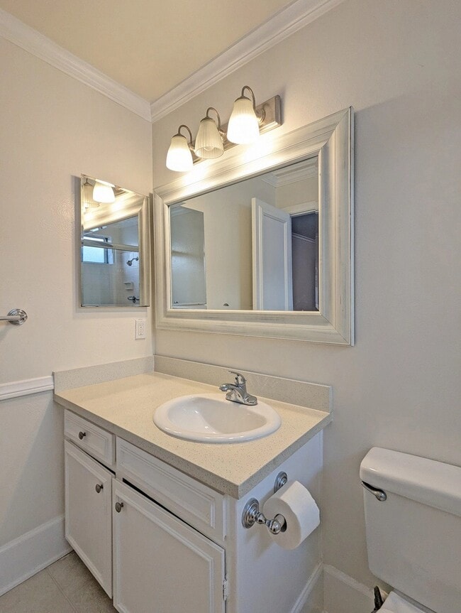 1335 S Carmelina Ave