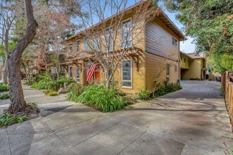 331 Poe St in Palo Alto, CA - Building Photo - Primary Photo