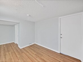 6 Jasmin Crescent in St Catharines, ON - Building Photo - Building Photo