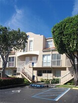 8695 NW 6th Ln in Miami, FL - Building Photo