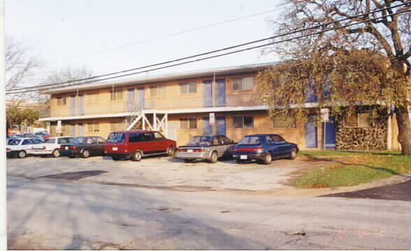 Kalpana Chawla Hall in Arlington, TX - Building Photo