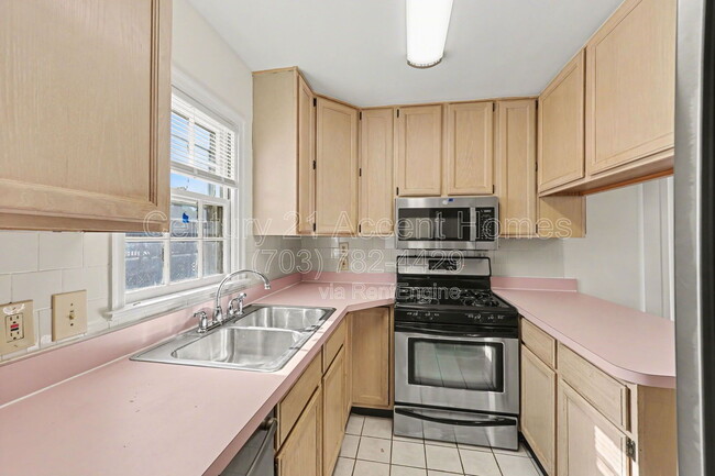 1404 S Quincy St in Arlington, VA - Building Photo - Building Photo