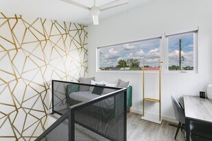 930 E Jefferson St in Louisville, KY - Building Photo