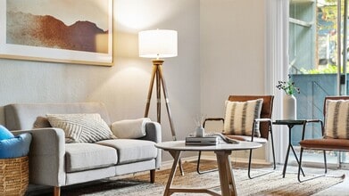 ReNew One59 in San Leandro, CA - Foto de edificio - Building Photo