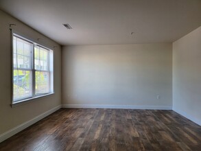 126 Redstone Dr in Denver, PA - Building Photo - Building Photo