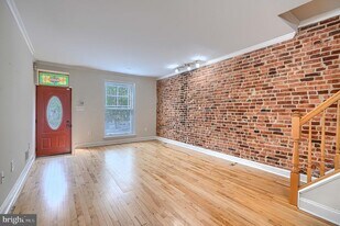 609 East St in Baltimore, MD - Building Photo