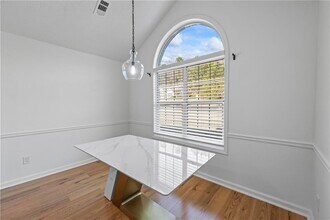 367 Ayelsbury Ct in Sugar Hill, GA - Building Photo - Building Photo