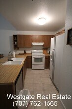61 Creek Ct in Cotati, CA - Building Photo - Building Photo