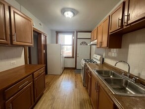 3214 W 66th Pl in Chicago, IL - Foto de edificio - Building Photo