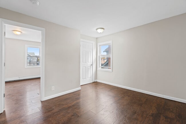 170 Mapes Ave, Unit 3 in Newark, NJ - Building Photo - Building Photo