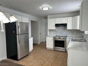 3164 E 130th St in Cleveland, OH - Building Photo - Building Photo