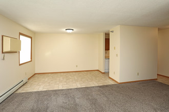 Eastwood in Moorhead, MN - Building Photo - Interior Photo