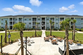 The Willow in North Charleston, SC - Building Photo - Building Photo